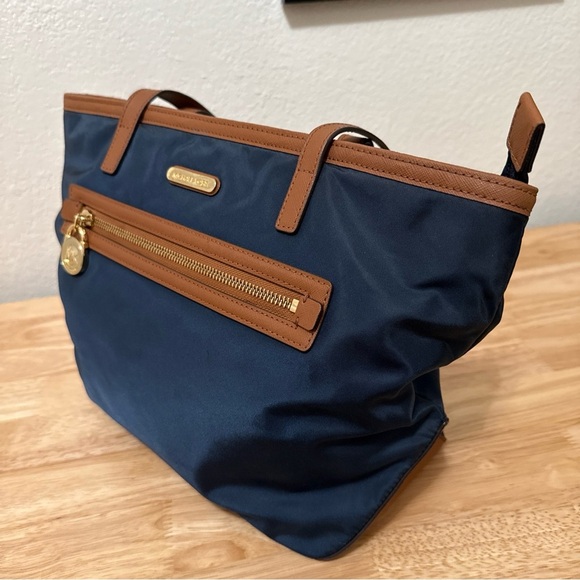Michael Kors Kempton Nylon Satchel Tote Purse Shoulder Bag in Navy and Brown - Picture 3 of 13